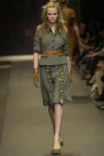 Look 17
